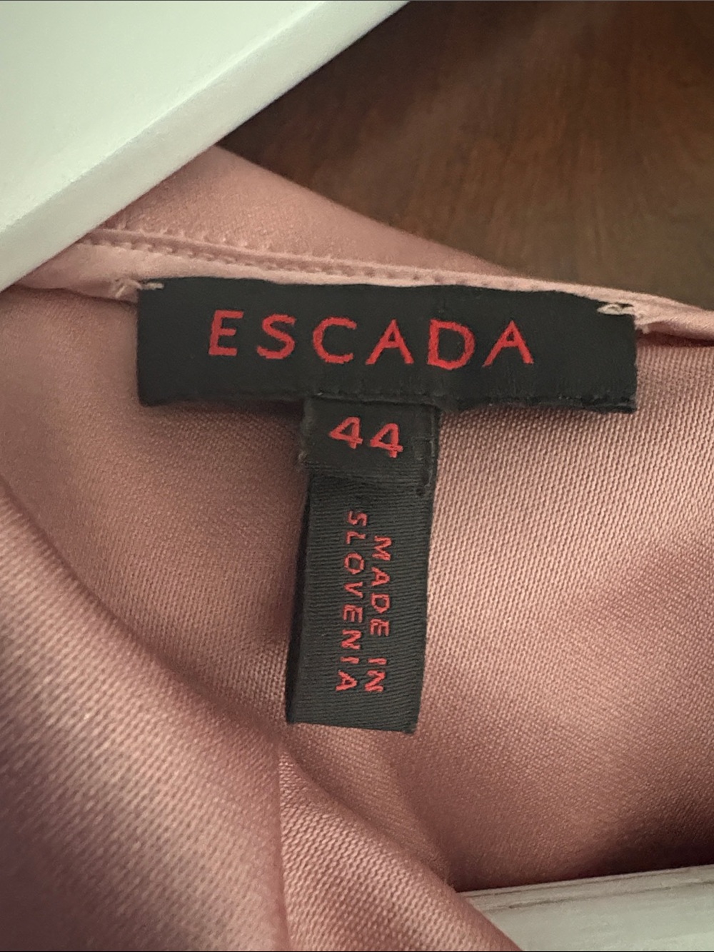 Escada Dusty Rose Mauve Silk Sleeveless Bow-Collar Shell US size 12 - Picture 2 of 9